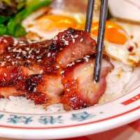 Yue Hong Ji ร้านข้าวหมูแดงเซี่ยงไฮ้