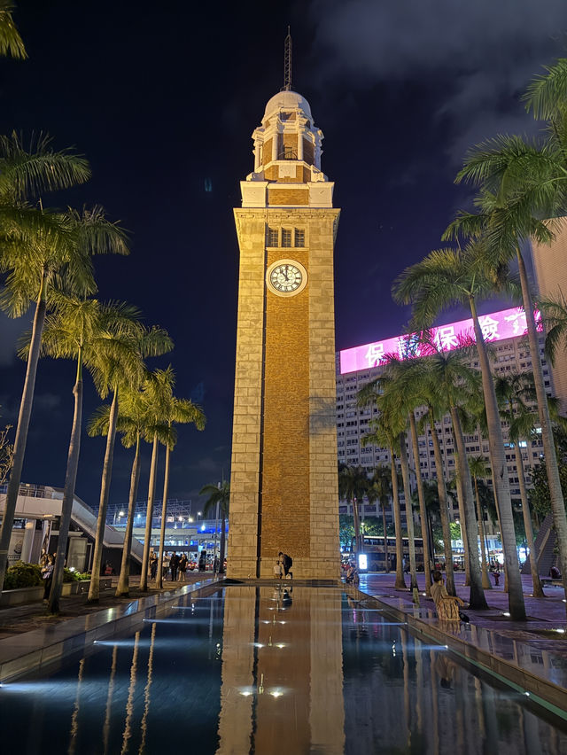 🌃維多利亞港夜景這樣看才對！喝著奶茶坐觀景台，靜靜擁抱香港的夜✨🧋