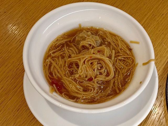 桃園機場二航貴賓室，東方宇逸