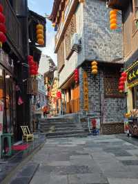 What's Furong Town like before night fall?