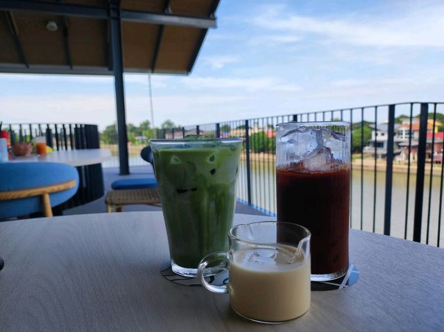 คาเฟ่เปิดใหม่เมืองกรุงเก่า ริมแม่น้ำเจ้าพระยา