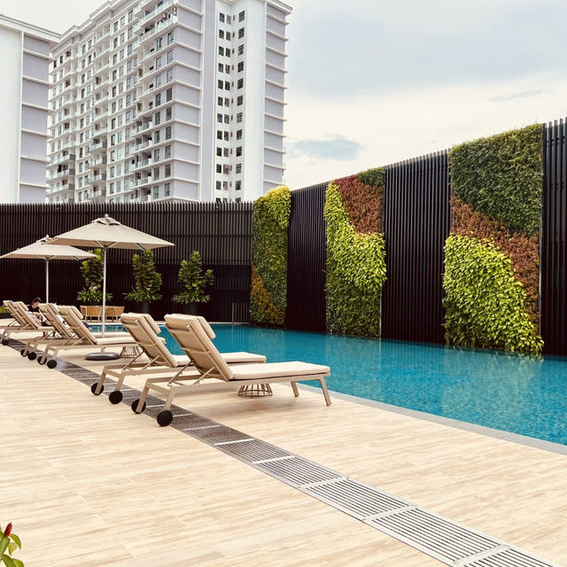 Mallside Comfort: Relax & Recharge at Hyatt Place JB Paradigm Mall