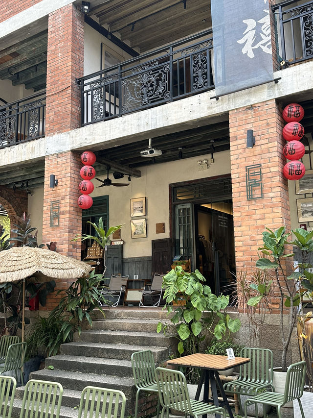 煙台山很適合慢悠悠走一天