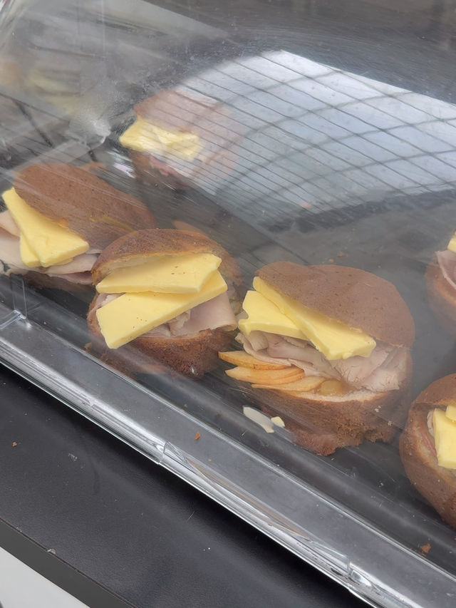 A Little Korean Bakery Corner Worth Discovering