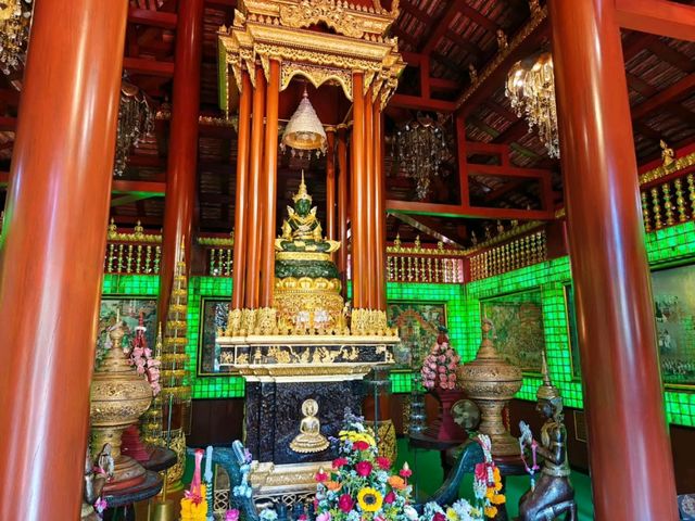 Temple Hopping Like a Pro in Mueang