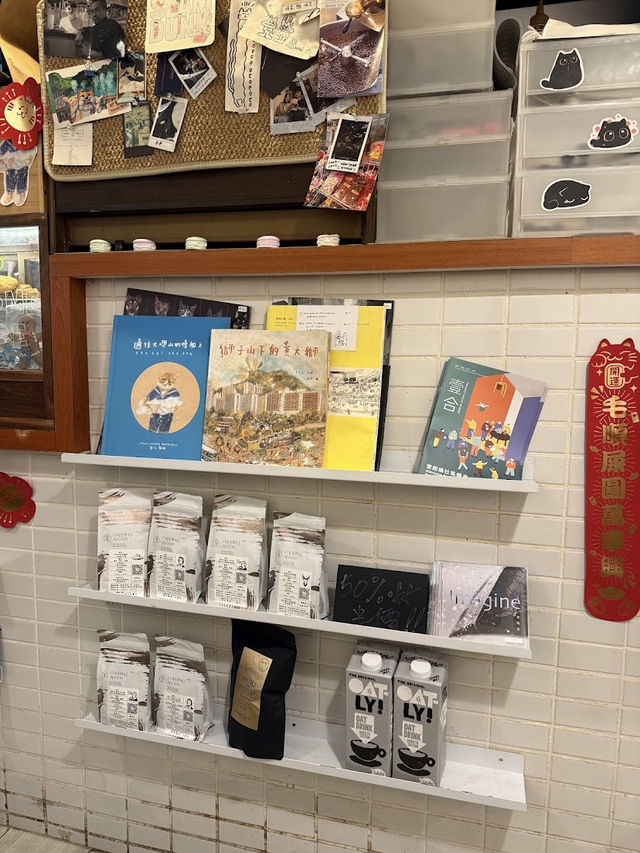 Meanwhile Coffee Hong Kong, Cozy Brews in the Heart of Sheung Wan