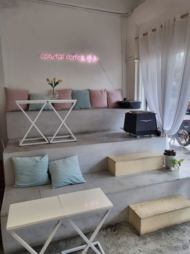 Coastal Coffee Club Kota Kinabalu, Artisanal Cakes and Calm in Damai 