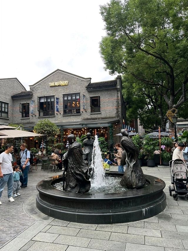 ✨ “Urban Stroll: Madang Road’s Hidden Charm”