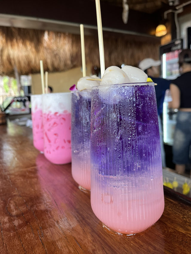 Halehala…จิบเบียร์เย็นๆ ริมหาดเจ้าหลาว 🌊🍻