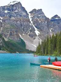 Moraine Lake ยอมในความฟ้าของทะเลสาบ