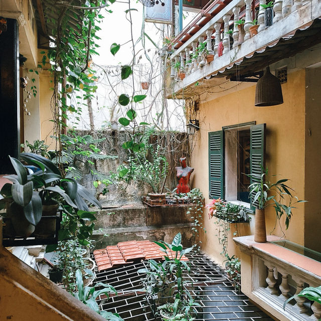 คาเฟ่แอนบาร์ในเมืองฮานอย  Nola Cafe & Bar
