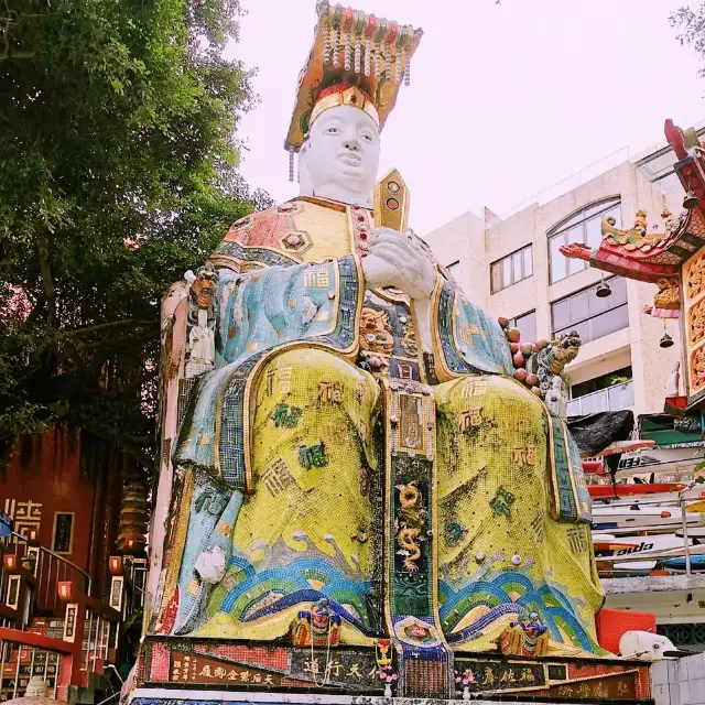 🌊🙏 *A Solo Spiritual Escape by the Sea:* Tin Hau Temple, Repulse Bay #HongKongHiddenGem**   