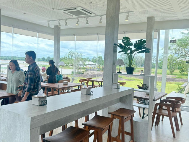  MARsMoon cafe & Restaurant  