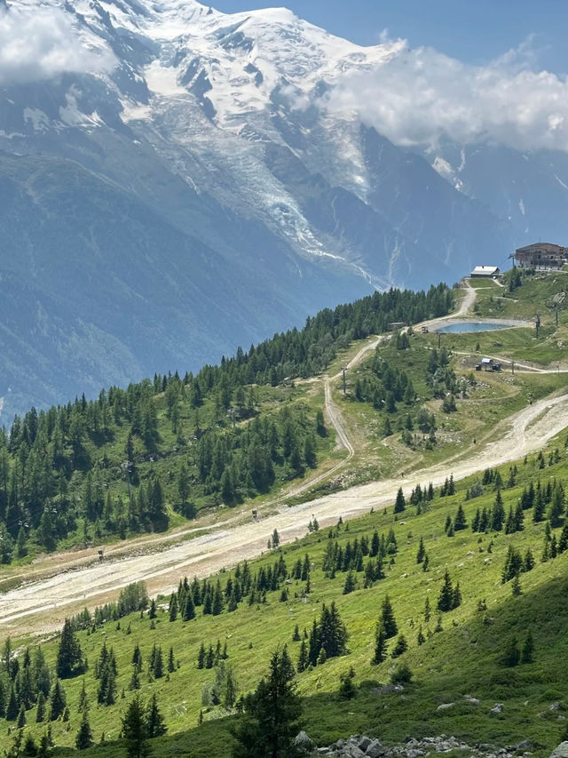 Revolving Around the Beauty of Nature: Eyes – France 