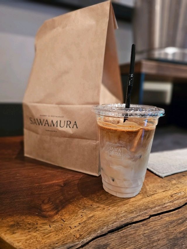 「軽井沢の香りを運ぶパン ― ベーカリー＆カフェ SAWAMURA」