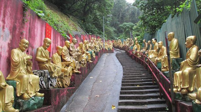 Ten Thousand Buddhas Monastery (Man Fat Sze)