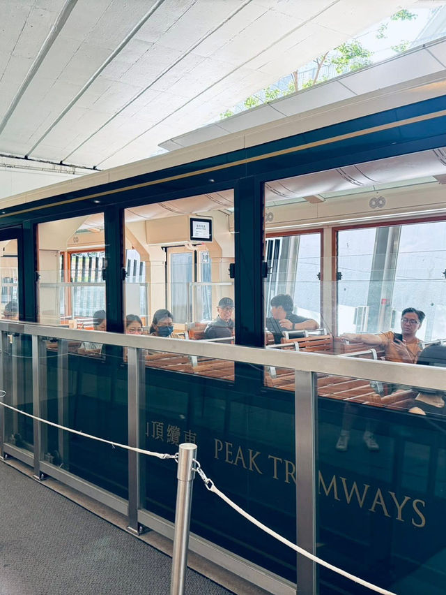 The peak tram, Hong Kong 🚊