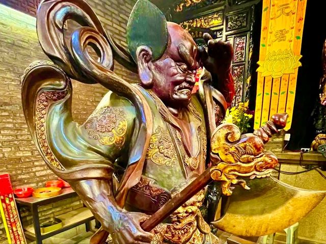 Tin Hau Temple, Aberdeen – A Tranquil Heritage Beside the Sea Tin Hau Temple, Aberdeen – A Tranquil Heritage Beside the Sea