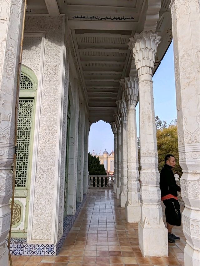 Amannishah Royal Memorial Mausoleum: An Exotic Ambiance