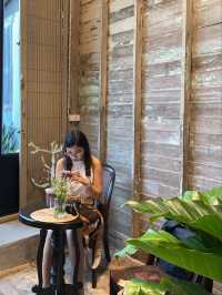 ☕✨ Hood Cafe หาดใหญ่ คาเฟ่บ้านไม้เก่าสุดวินเทจ ✨
