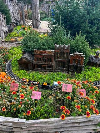 🌿 Franklin Park Conservatory and Botanical Gardens – A Blooming Oasis in Columbus 🌸✨