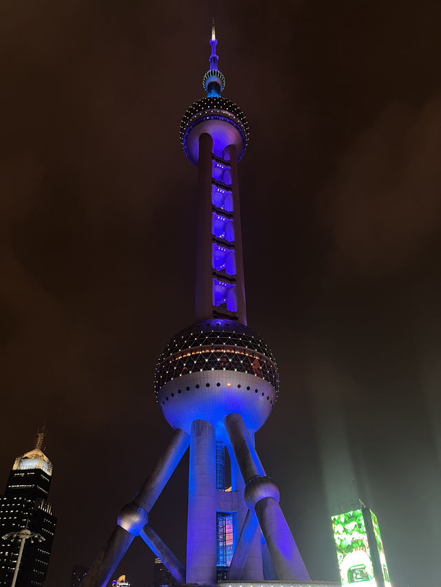 Couples’ Chill Weekend in Shanghai: Iconic Sights, Cloudy Vibes & Hidden Eats ☁️🏙️ Couples’ Chill Weekend in Shanghai: Iconic Sights, Cloudy Vibes & Hidden Eats ☁️🏙️