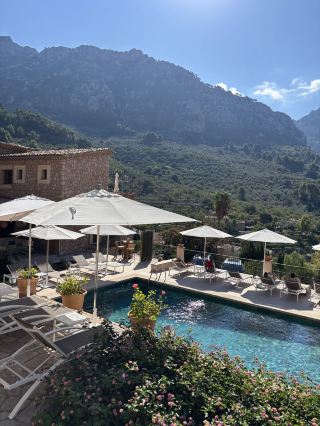 在馬略卡島尋找可以欣賞泳池景色的住宿🩷