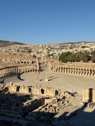 🏛️ เจราช: ปอมเปอีแห่งตะวันออกกลาง โรมที่อยู่นอกเมืองโรม! 🇯🇴✨