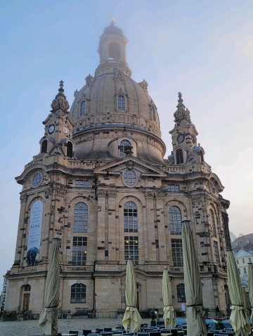 霧の中で出会った古都：ドイツの小さな街・ドレスデン（Dresden