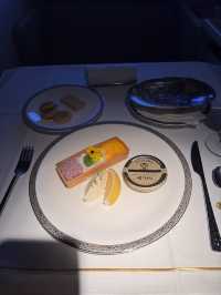 🇹🇭✈️ FIRST CLASS การบินไทย 6 ชั่วโมง กรุงเทพฯ → โอซากา ราคา 80,000 บาท กินอะไรบ้าง?