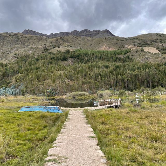 🇵🇪평화롭고 완벽한 미러링을 가진 호수 “Laguna de Reparin”