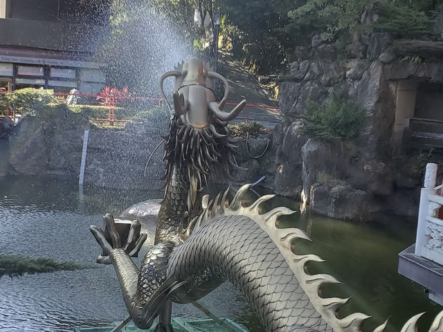 Gorgeous Taiwan Taoism religion temple !  
