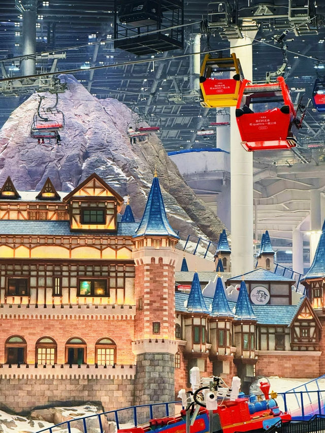 Shanghai’s Fairytale Ski Wonderland ❄️✨ #skitrip LIVE!