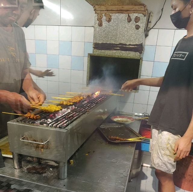 老王沙嗲~馬六甲最出名satay店 串燒勁惹味 一口一串好過癮！