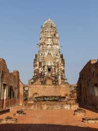Wat Ratchaburana - old beautiful temple