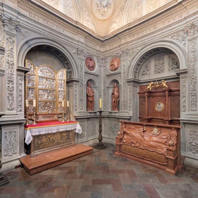 The Wawel Cathedral (Katedra Wawelska) 