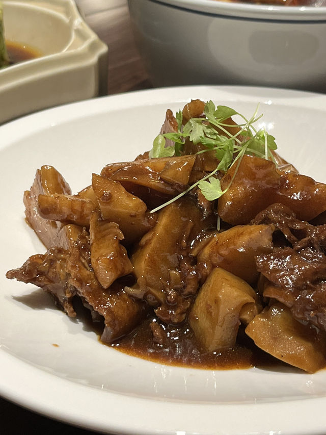 Hangzhou | Tasty vegetarian restaurant near Lei Feng Tower