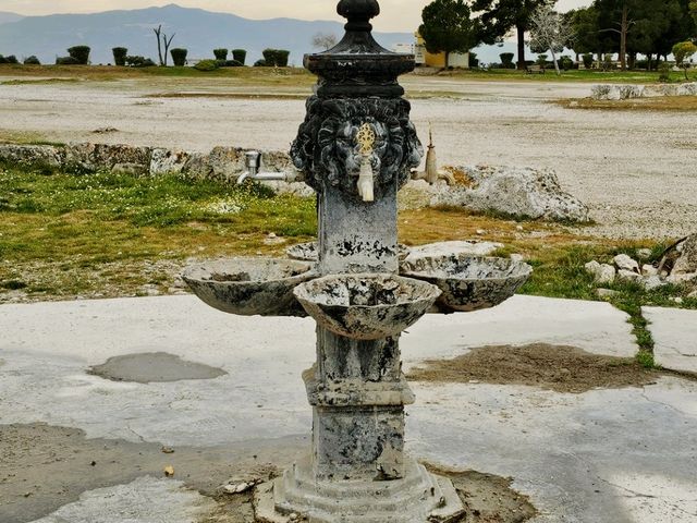 土耳其古城奇蹟〔西拉波利斯（Hierapolis）〕