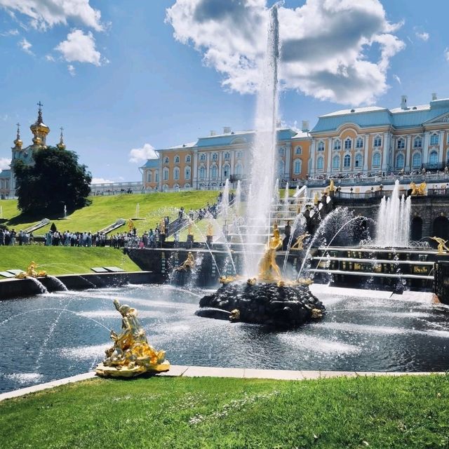 🏰 Peterhof Palace – Russia’s Versailles