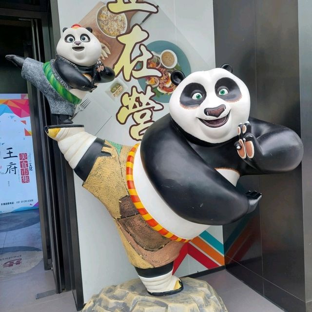 Puppets in the city