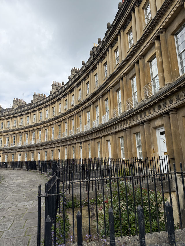 Discover Bath: A City of Roman Heritage and Georgian Elegance 🏛️