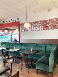 항상 손님들로 북적이는 인기 카페 Café Sammo