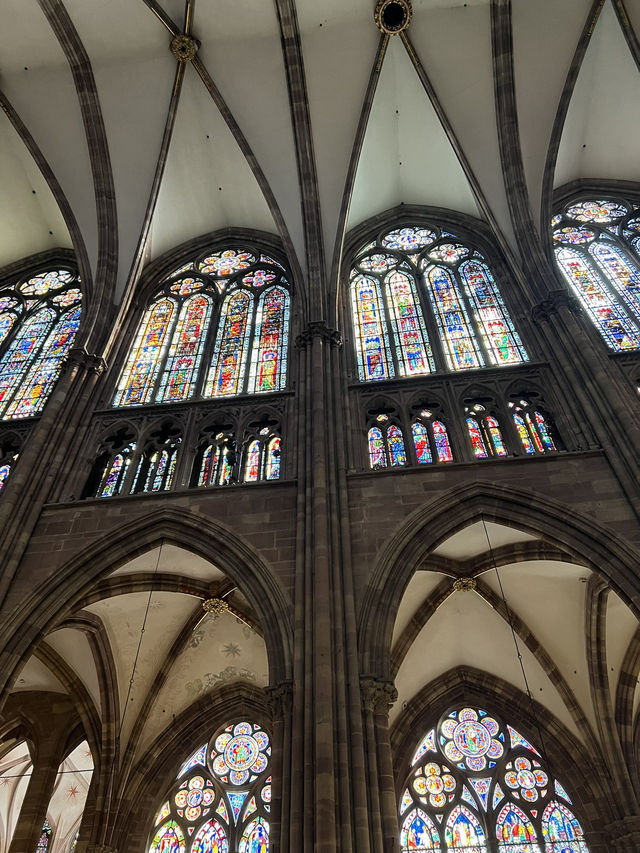Skyward Majesty – Strasbourg’s Notre-Dame Cathedral Will Leave You Speechless ✨🕍  
