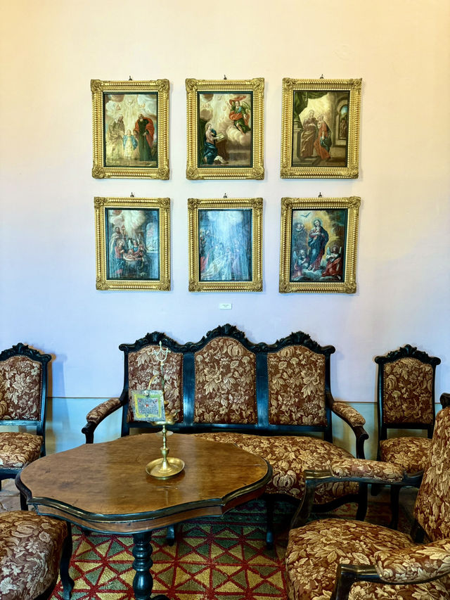 Between Art and Silence Between Art and Silence