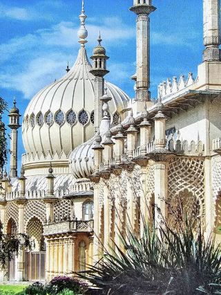 A little sparkle before wandering through Brighton’s royal fantasy… 🌟