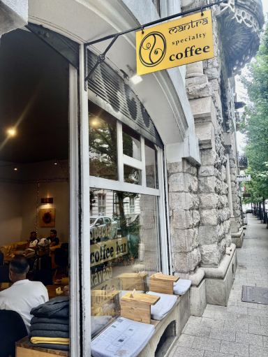 ハンガリー🇭🇺】ブダペストのスペシャルコーヒーで旅が始まる朝