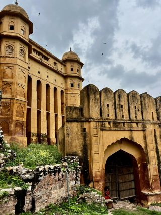 🏰 Amber Fort: Jaipur’s Most Spectacular Palace Fortress