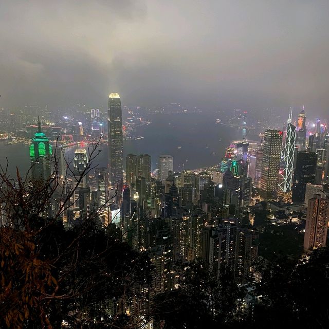 乘六代山頂纜車 賞百萬維港夜景