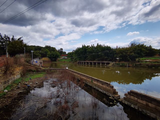 漫步雨後天晴的貢井三台村