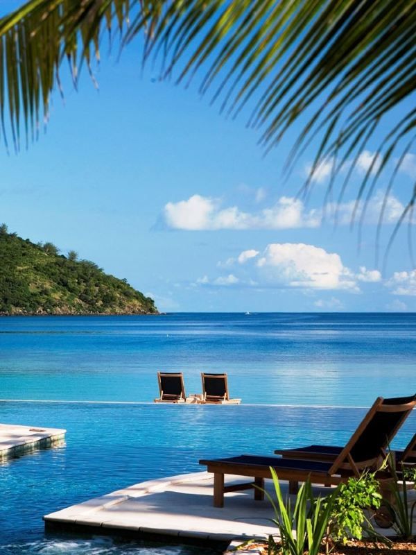 🌴🏖️ Unwind in Paradise: Fiji's Likuliku Lagoon Resort 🌺